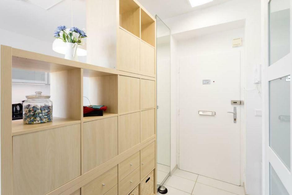 Visit Apartment *